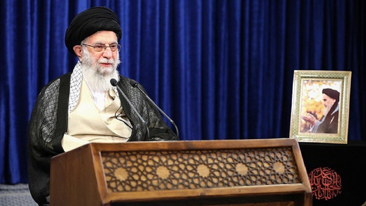 تمجید رهبر انقلاب از سعید بیابانکی برای سرودن اشعار محرمی در شبکه چهار