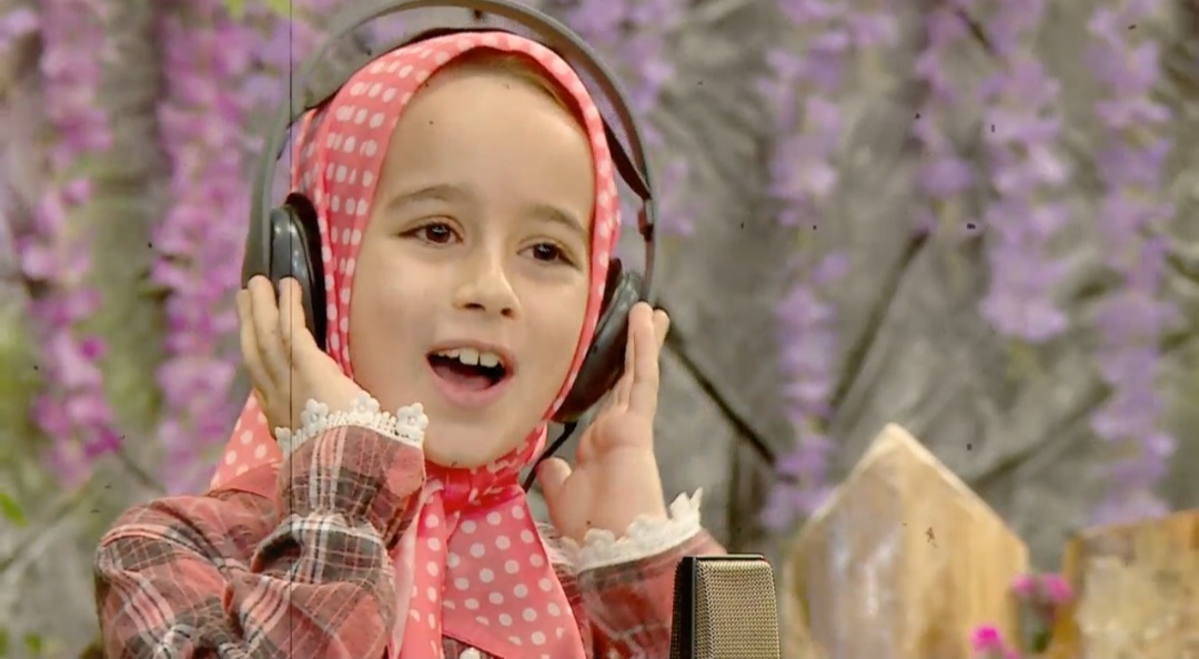 اجرای ترانه عید اومده توسط نفس ابراهیمی