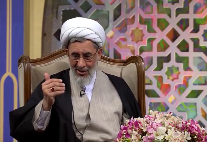 ضرورت تلاوت قرآن در خانه